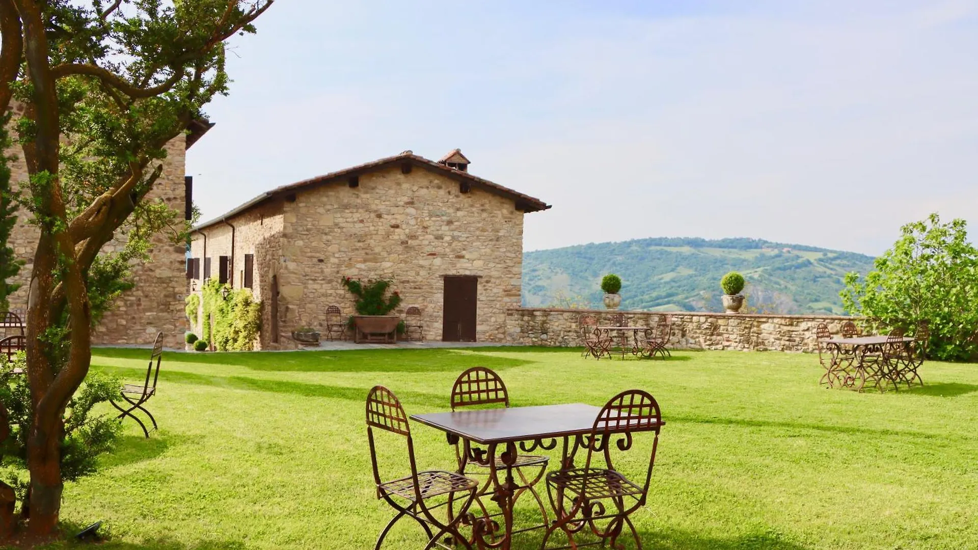 Castello Di Viano Villa